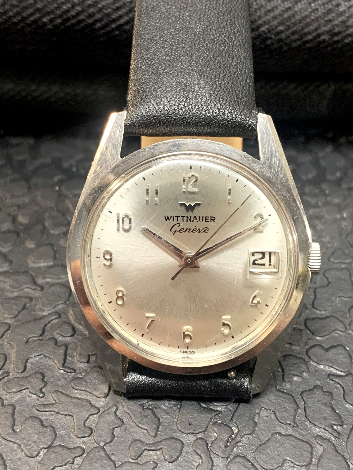 Vintage 1960s Wittnauer Geneve Date Wristwatch Ready to Wear Runs