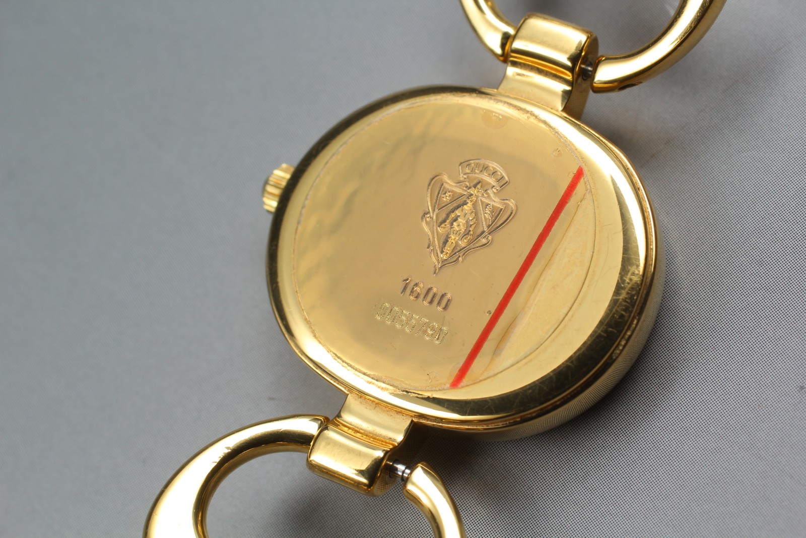 [Near MINT] GUCCI 1600 Shell White Dial Gold Quartz Women’s Vintage Watch