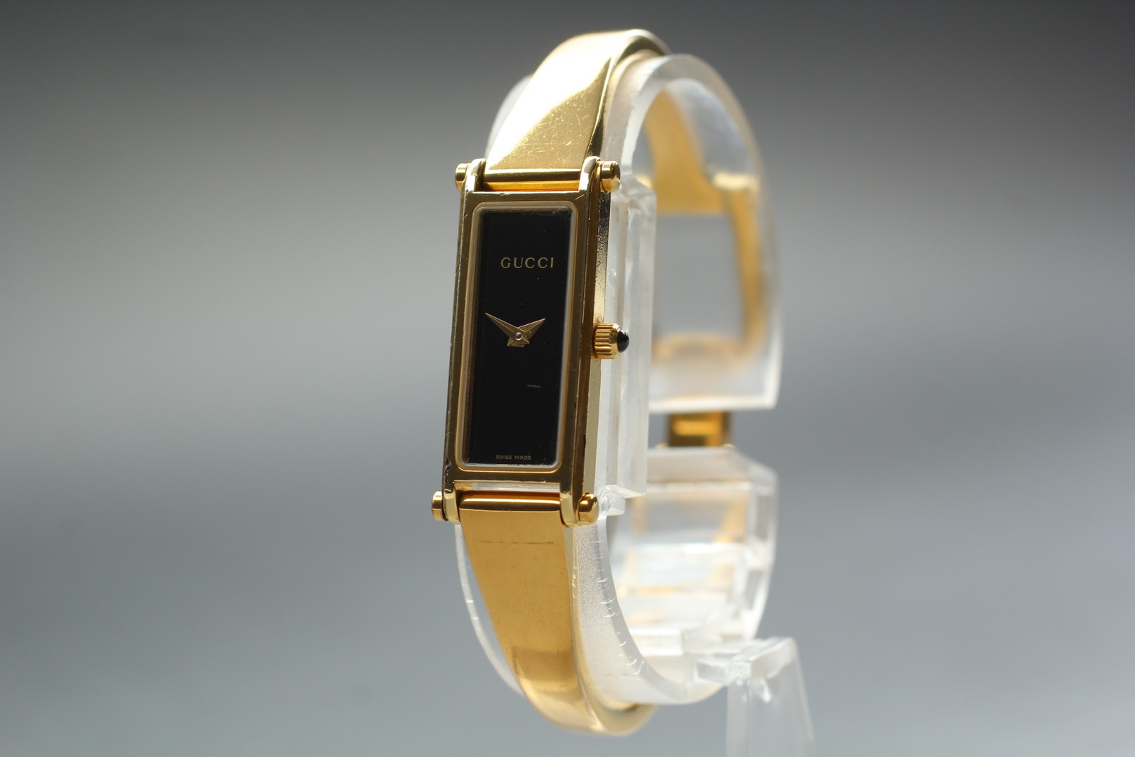 [Near MINT] Vintage GUCCI 1500L Gold Black Dial Women’s Quartz Watch From JAPAN