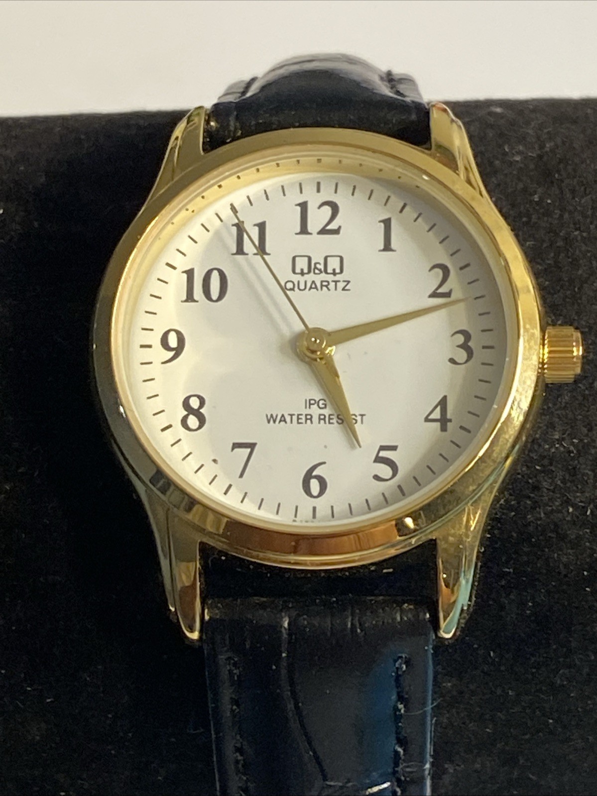 Q&Q CITIZEN DIVER 3 BAR Water Resistant Quartz Watch Gold Steel White Leather