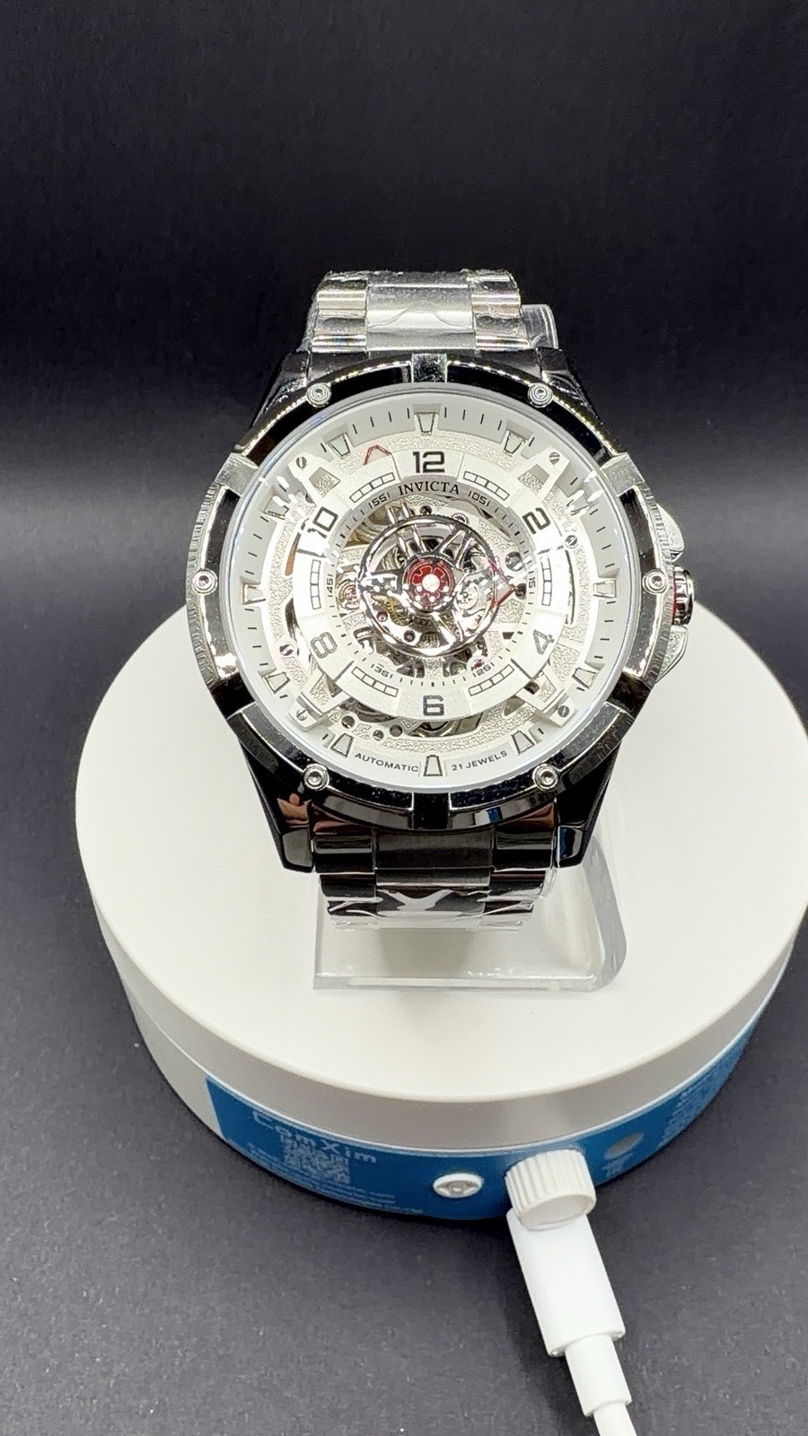 Invicta Racing Interpoint Automatic 43.5mm w-30m water resistance. Silver w- Red