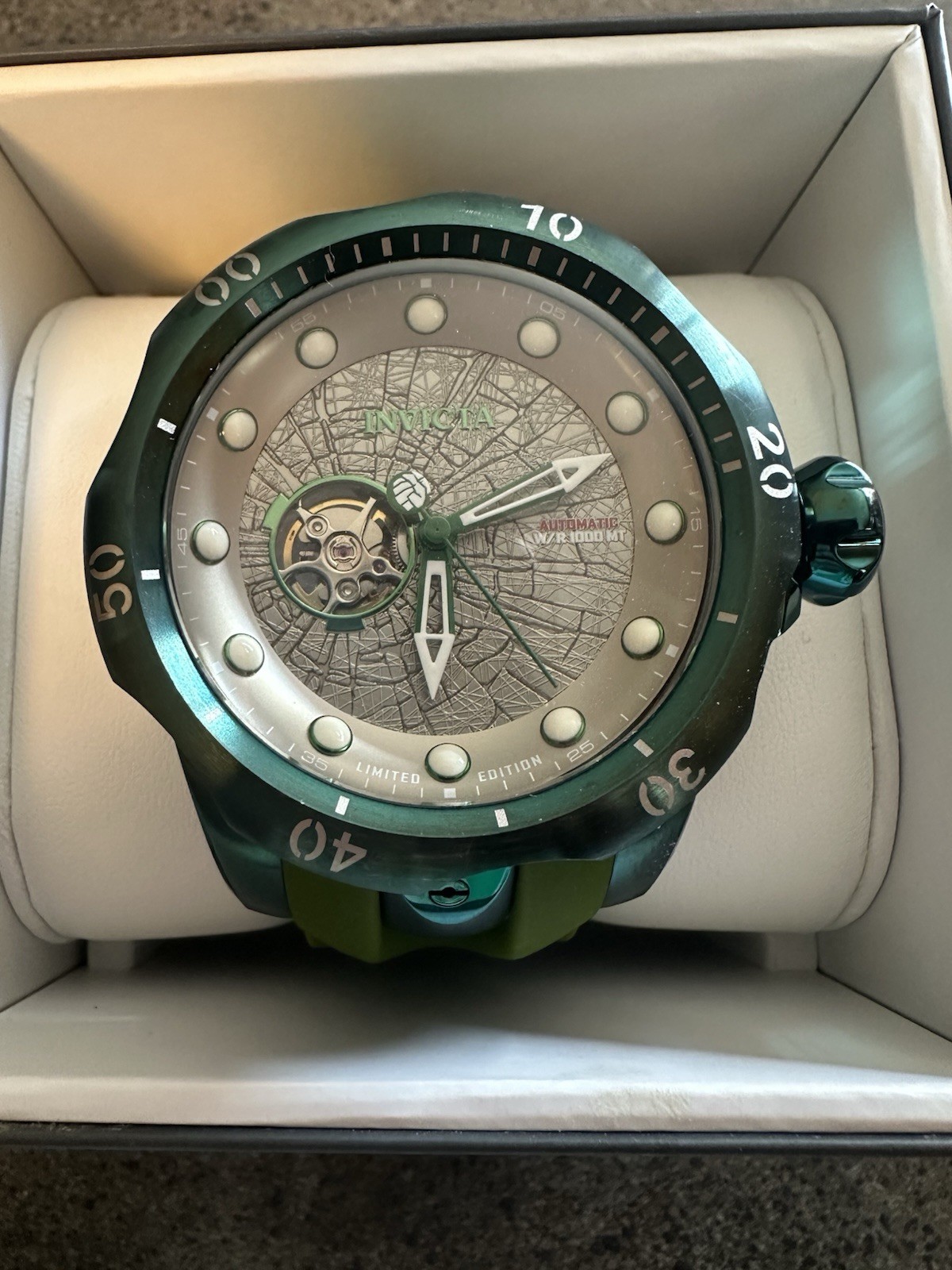 RARE Invicta Men’s Marvel HULK 53mm Model 26118 Automatic