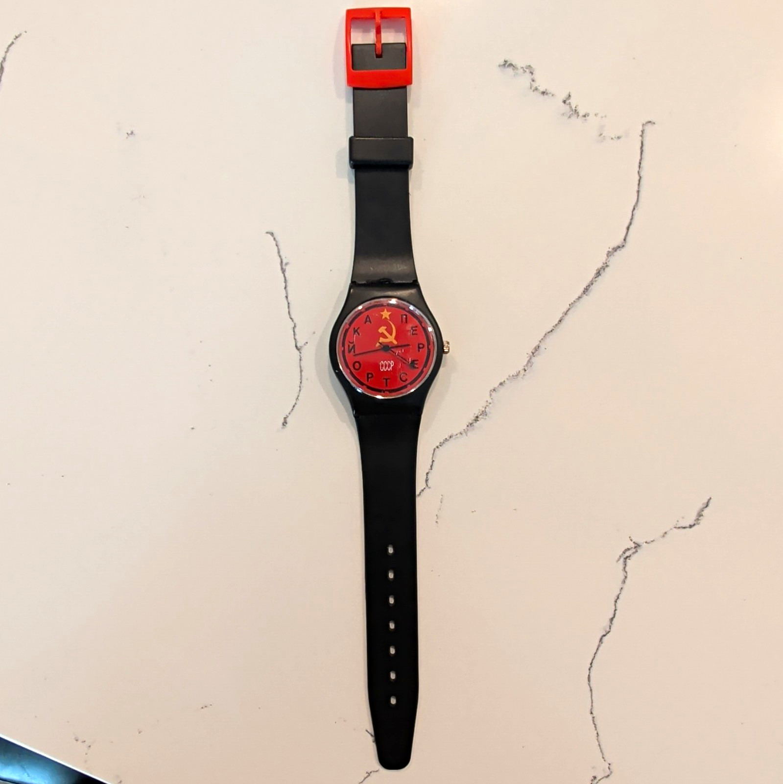 CCCP Soviet Theme Analog Wristwatch Red Dial Black Plastic Strap Hammer & Sickle