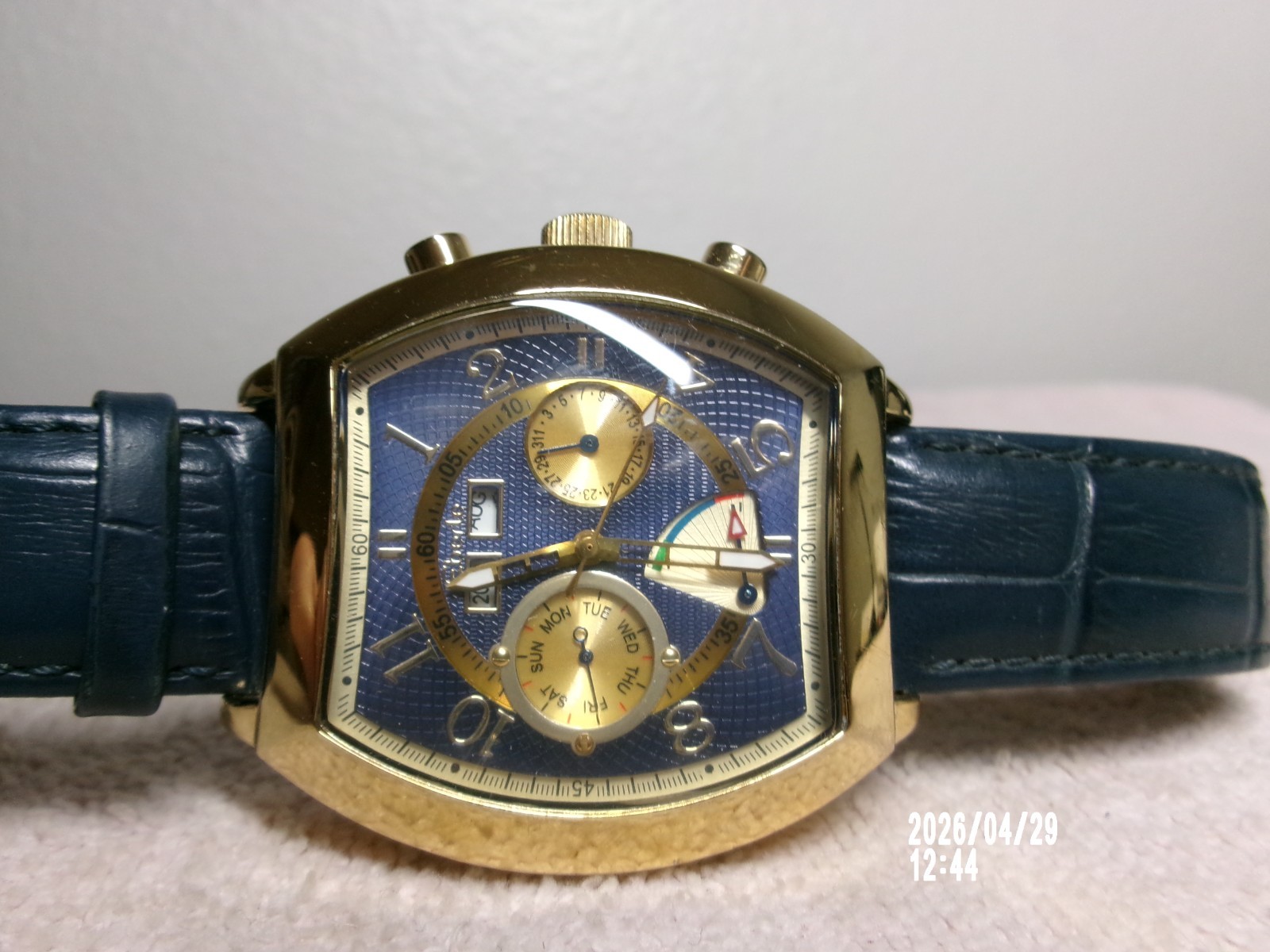 EBERLE E916-109 STYLE GOLDTONE DAY/DATE/MONTH/YEAR AUTOMATIC WATCH GOLD/BLUE