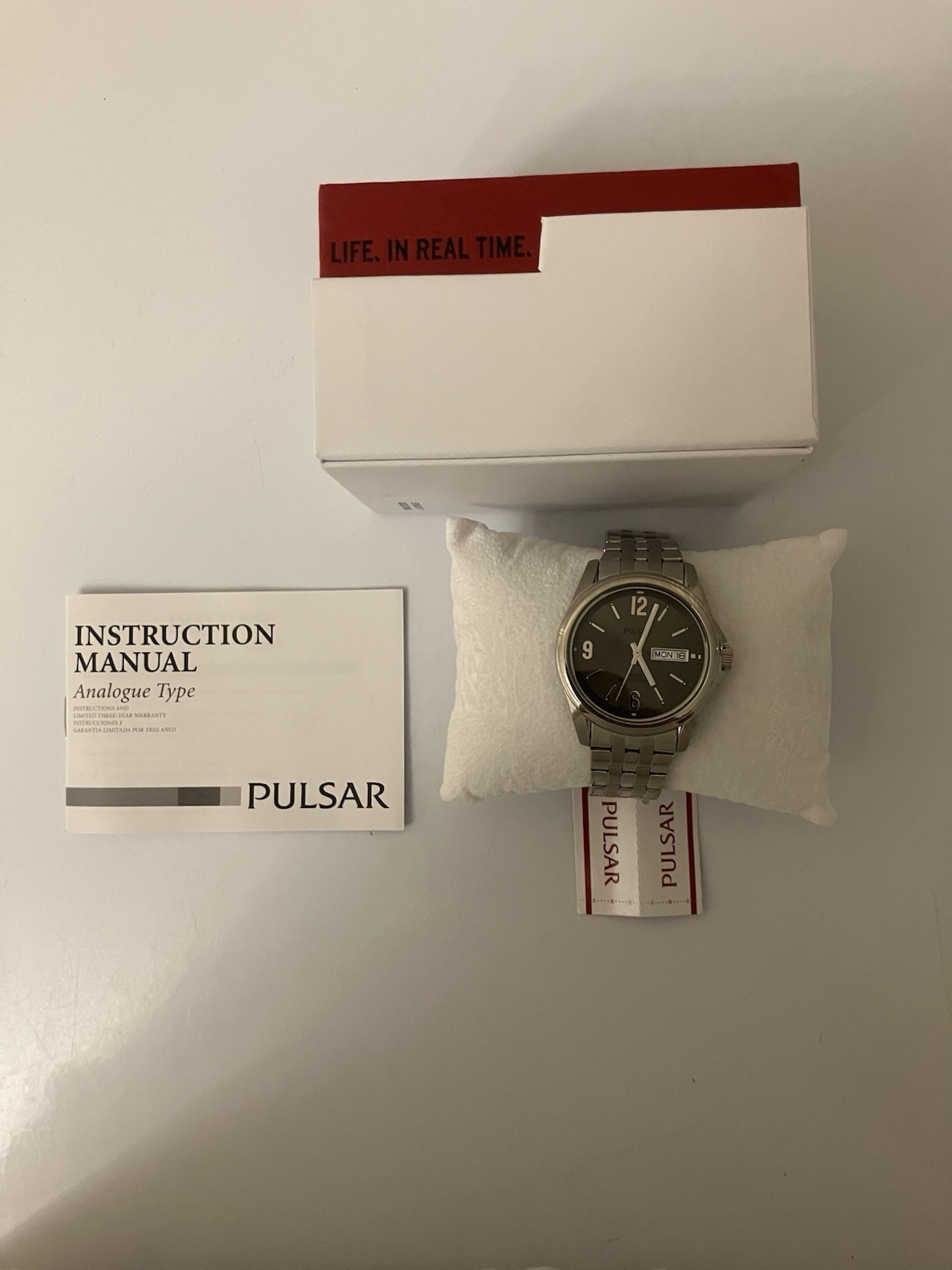 Pulsar,Seiko VJ43 Quartz, Men’s Stainless Steel, Silver-Tone, Day/Date Watch