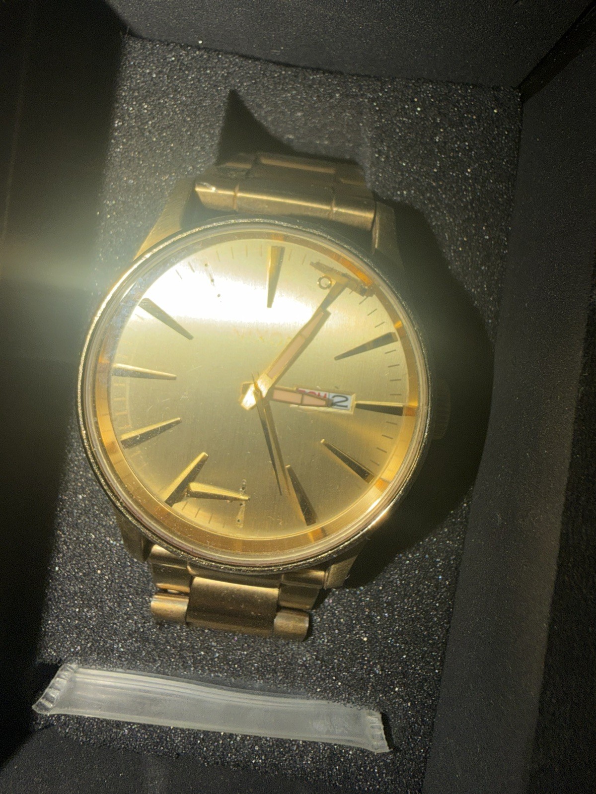 Men’s Watch Nixon Never Be Late The Sentry SS 100M Stainless Steel Gold Color