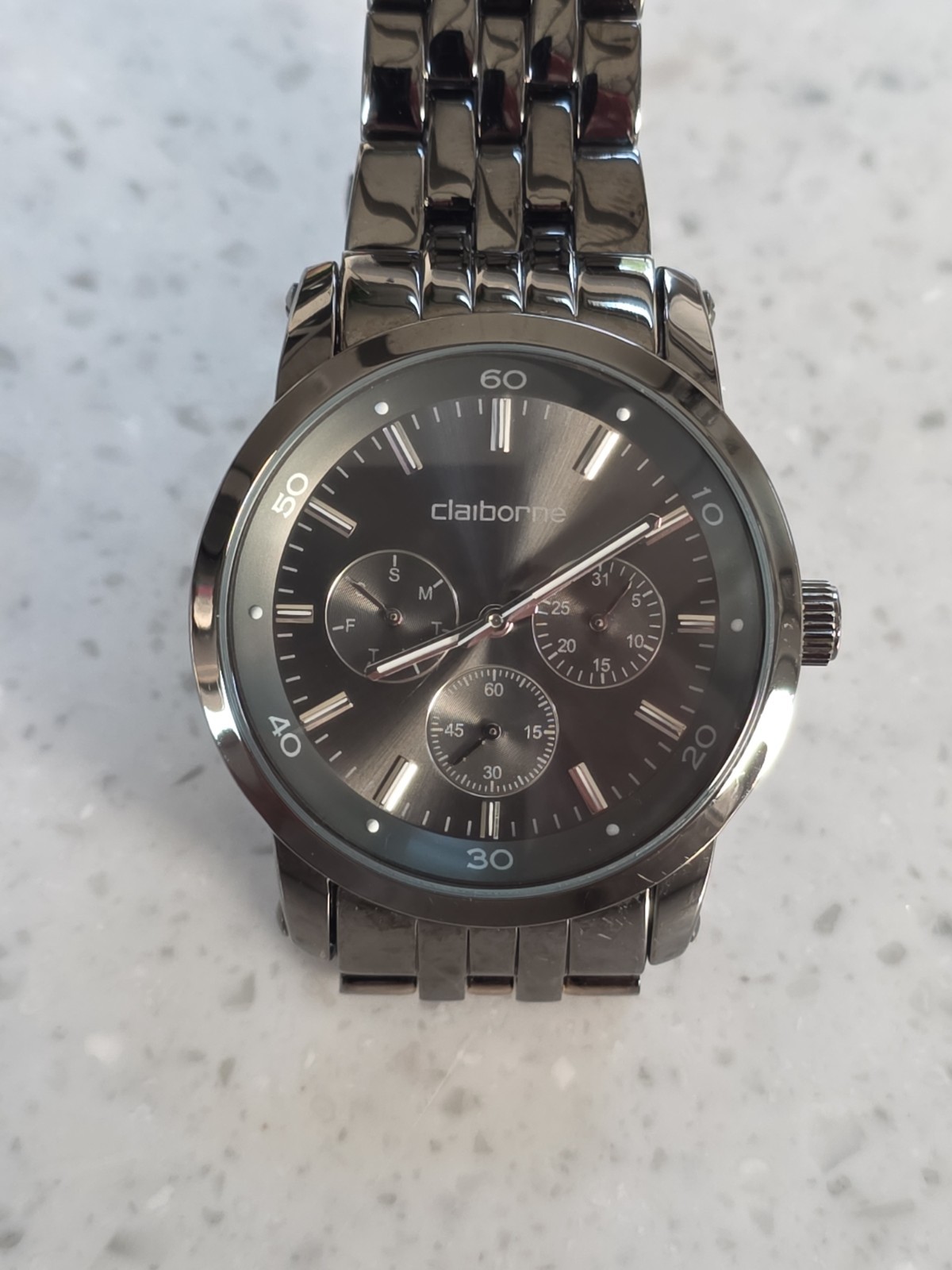 Claiborne CLM1069 Quartz Watch Men 30m Black Day Date Analog New Batt (91C)
