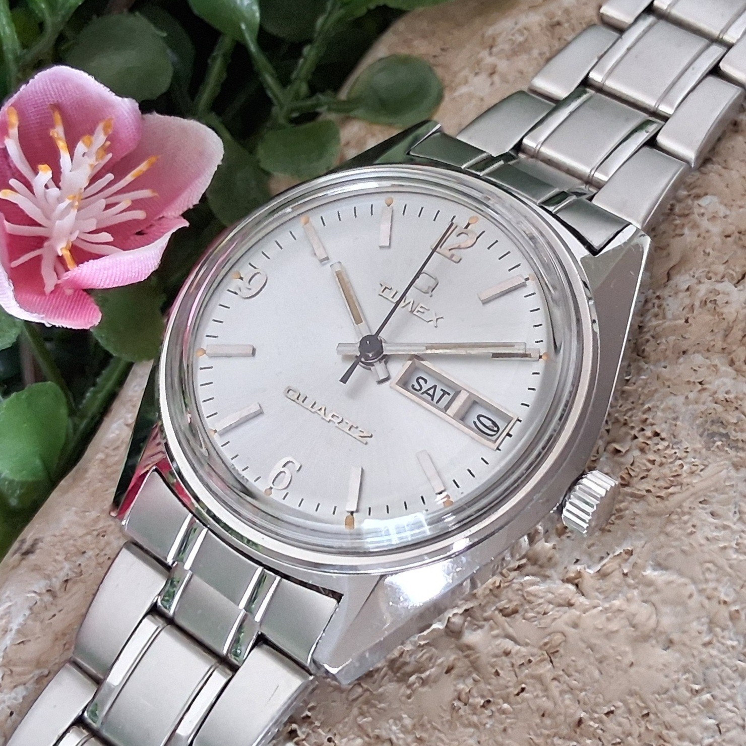 Serviced 1976 Timex Q Quartz Electric Silver Dial Mens Vintage Day Date Watch