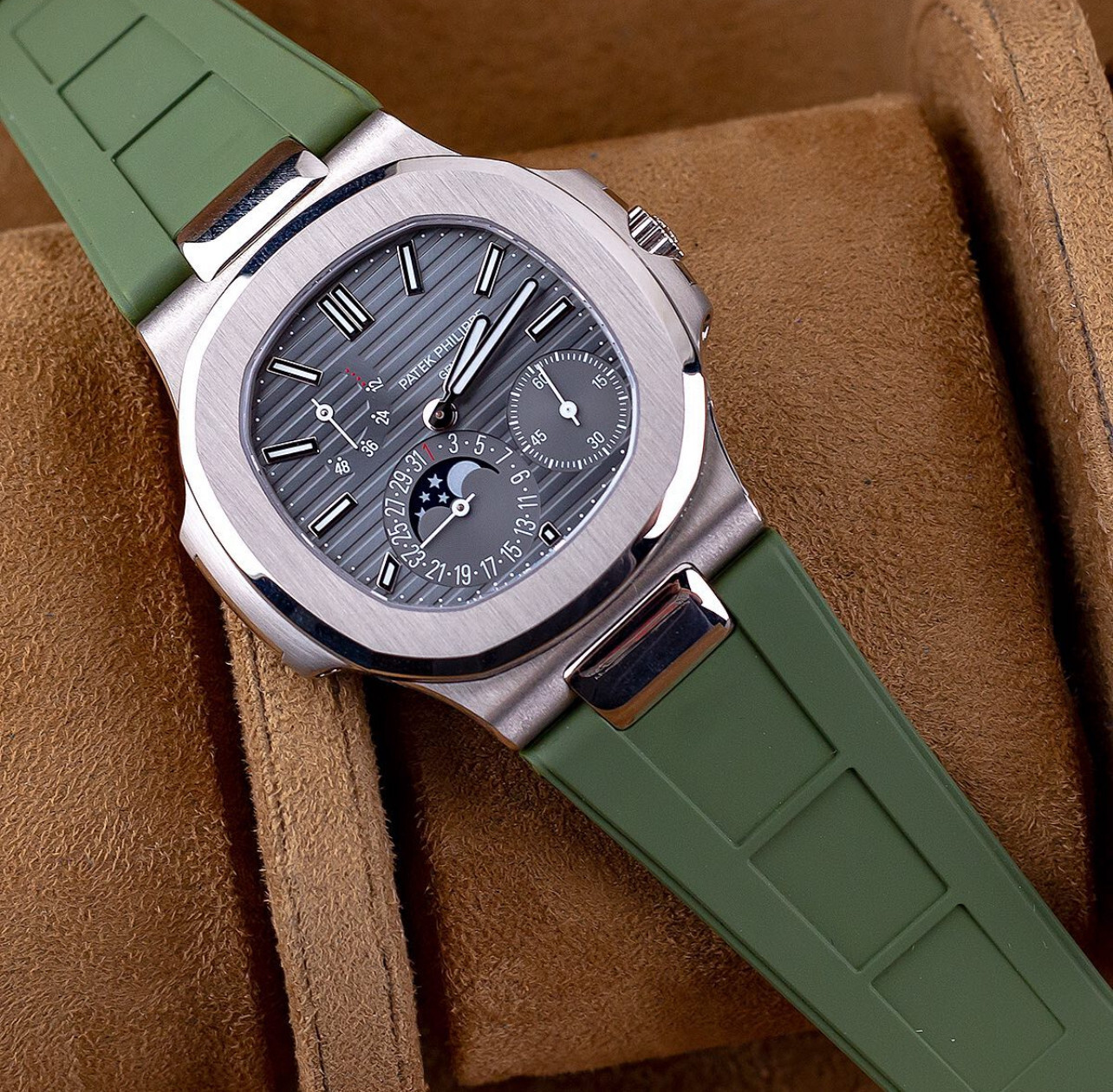 Patek Philippe 5712G Nautilus Power Reserve Moonphase 18kt White Gold