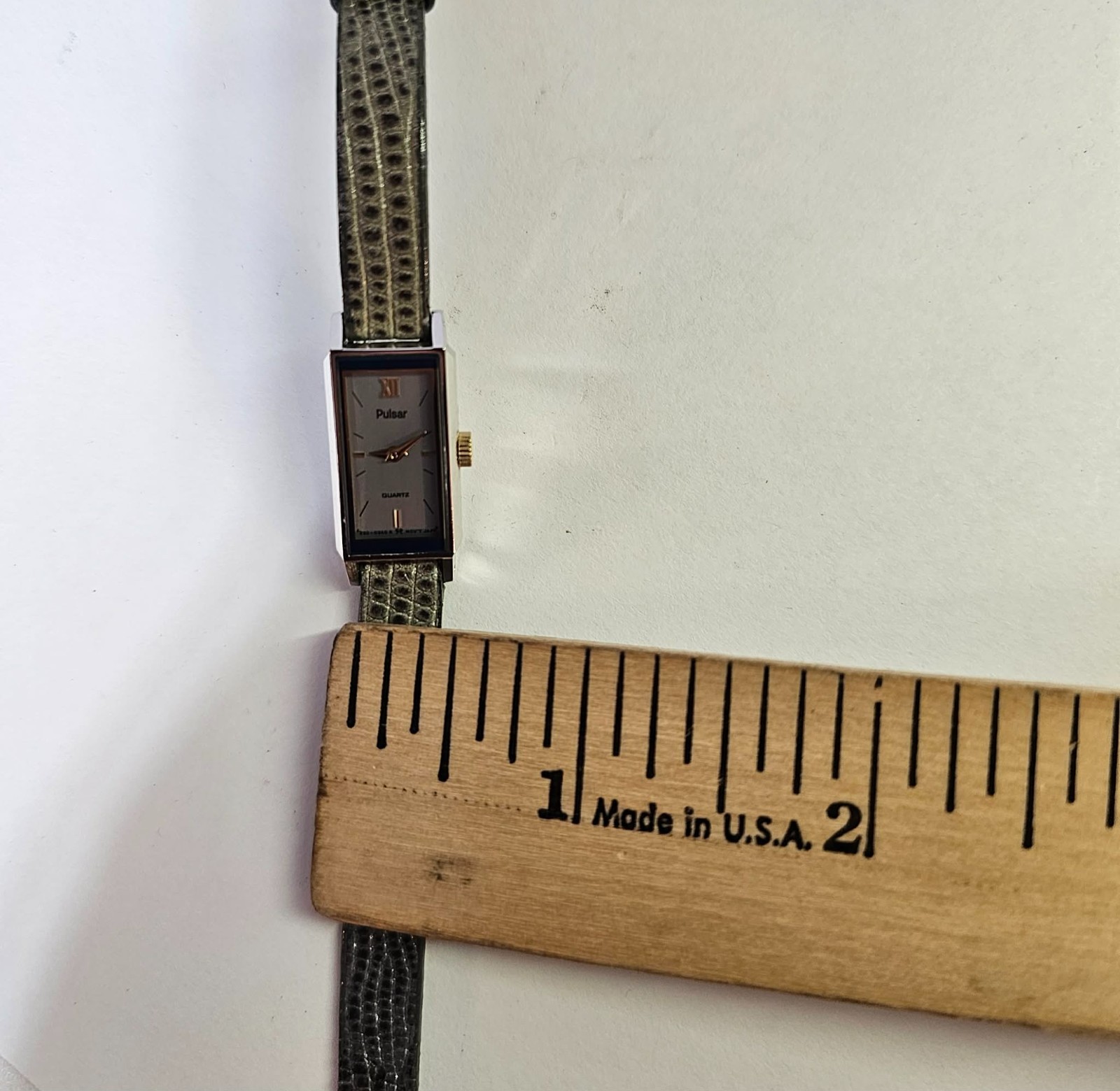 Pulsar Quartz watch Dainty Elegant java lizard grain on calf 8mm- Untested- READ