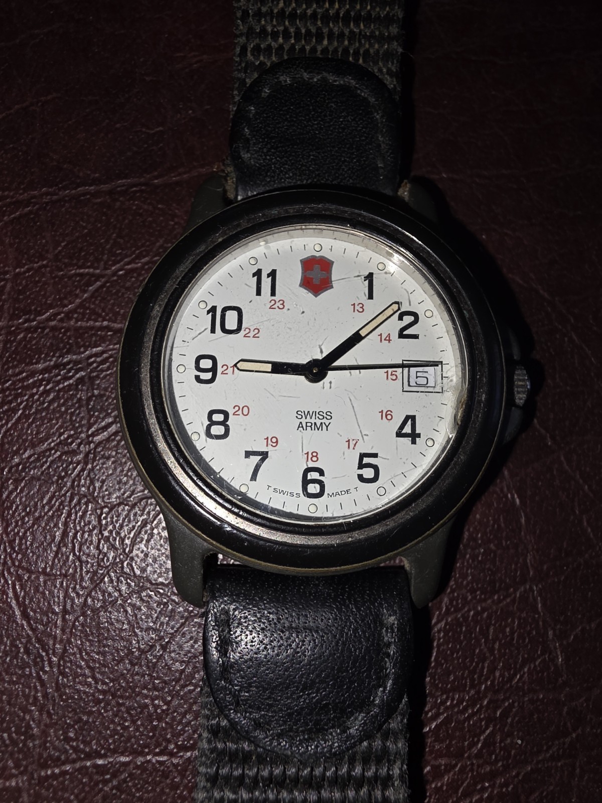 SWISS ARMY 330 Water Resistent Swiss Wristwatch Genuine Leather Band