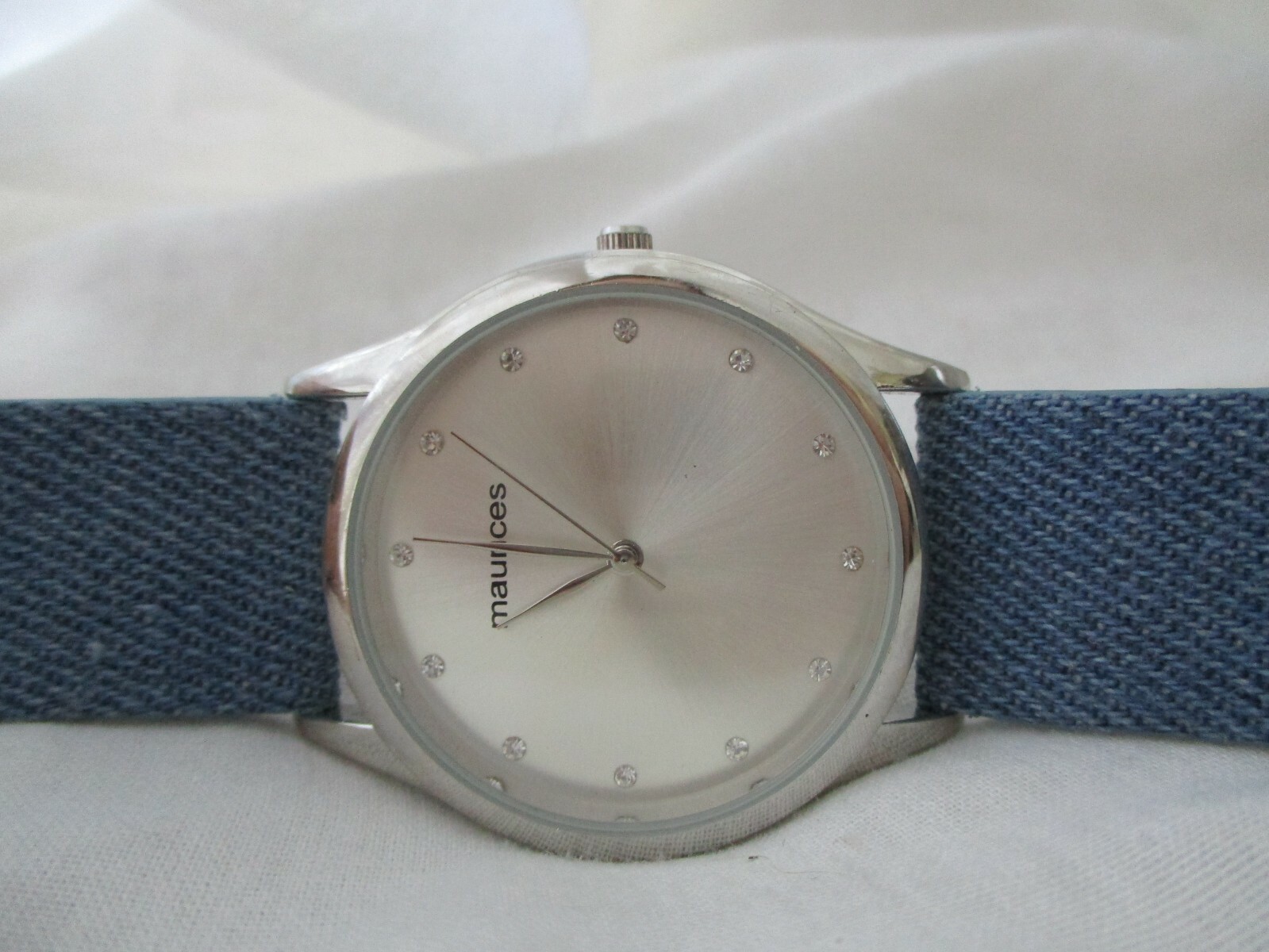 Maurices Watch Round Numberless Face Silver Toned Blue Buckle Band WORKING!