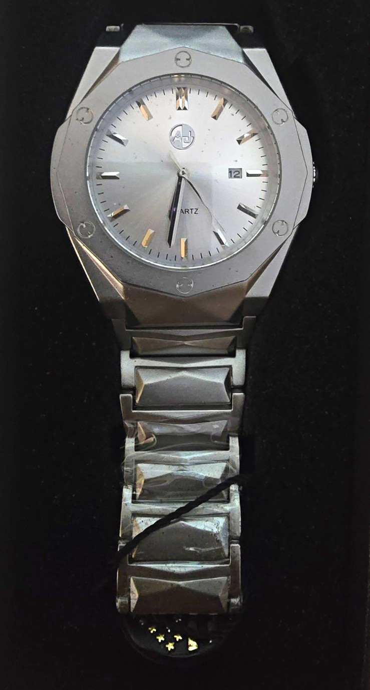 Silver Octagon Analog Quartz Wristwatch Date 12-Hour Dial Metal Bracelet
