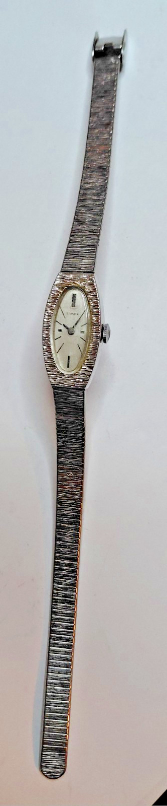 Vintage Timex Women’s Manual Wind Dress Watch 1960s Oval Silver Dial Bracelet