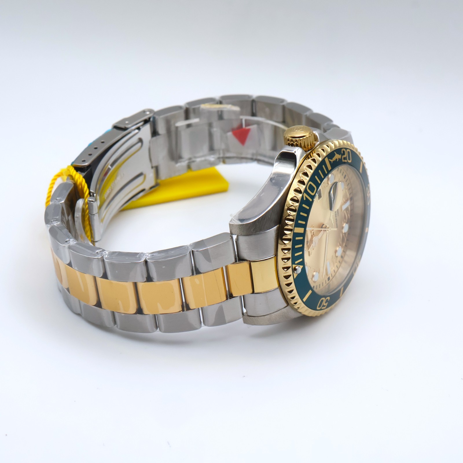 Invicta Pro Diver Currentwave Men’s Watch – 43mm. Steel, Gold