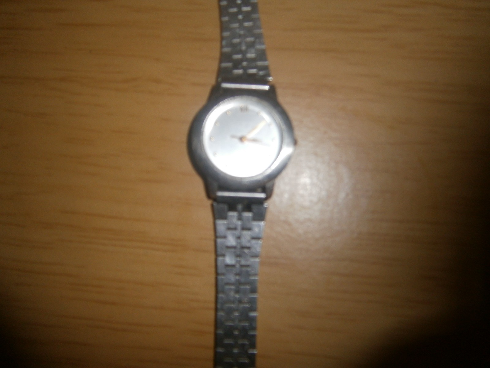 Late 2000’s Marks & Spencer ladies quartz silver tone bracelet watch.20cm(E26WBb