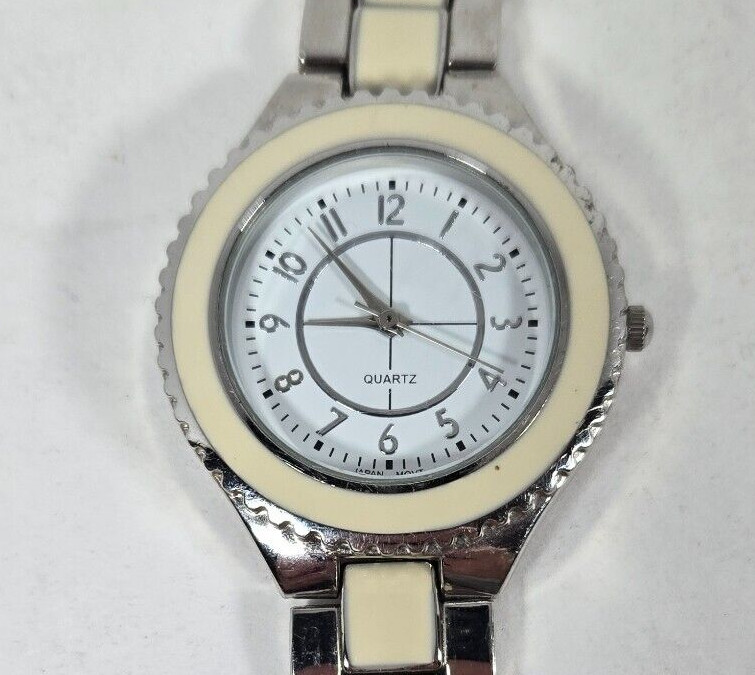 SR626SW White Dial Round Silver Tone Case 36 mm Link Bracelet band Watch 7 Inch