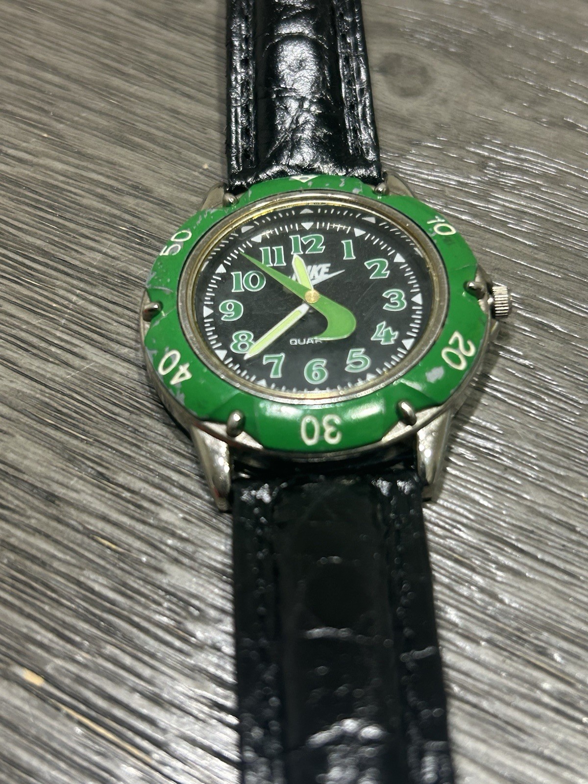 Classic Nike Watch 2137 Green Nike Logo Seconds Hand Leather Band