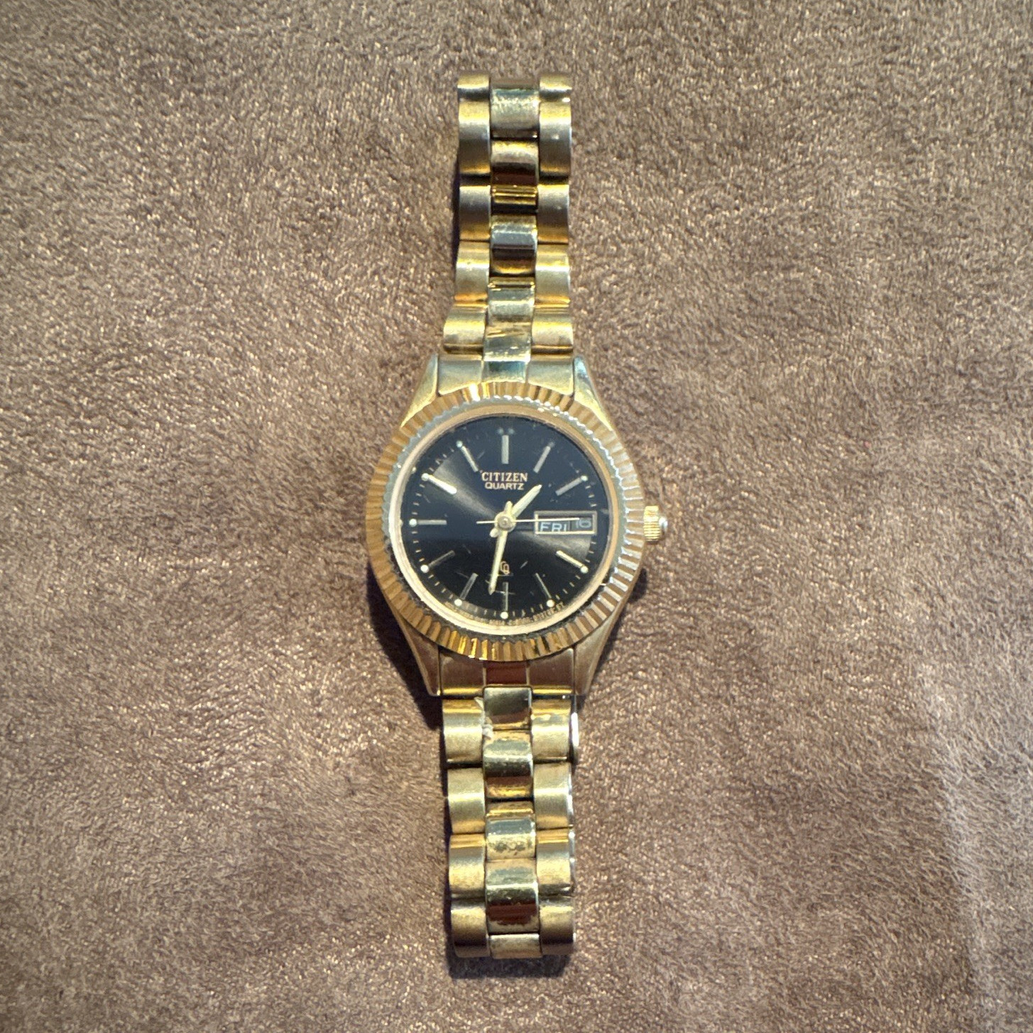 Citizen Quartz Day-Date Gold Tone Watch Black Dial Fluted Bezel Bracelet women’s