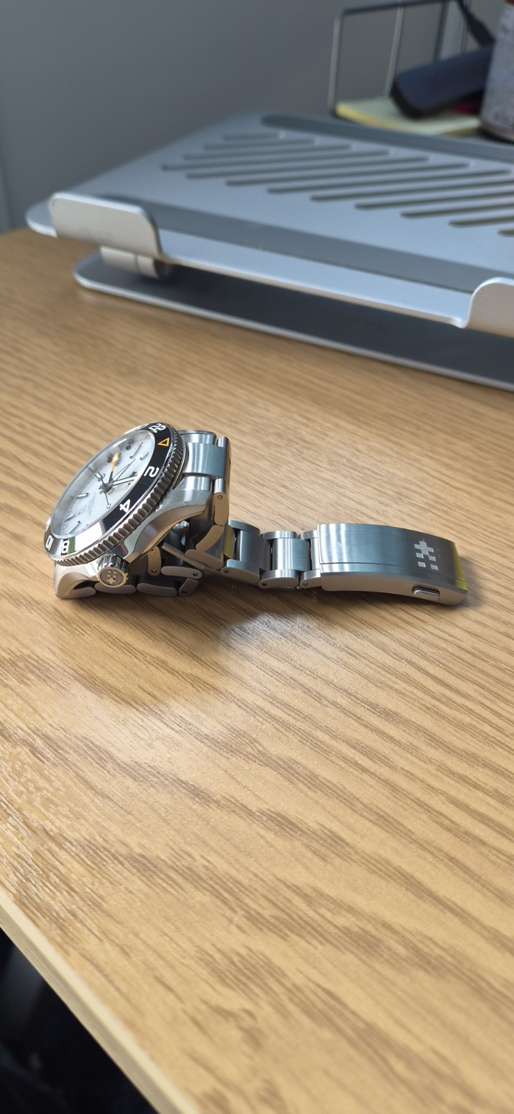 42mm Christopher Ward C60 Trident Pro Anthropocene – GMT with box and papers.
