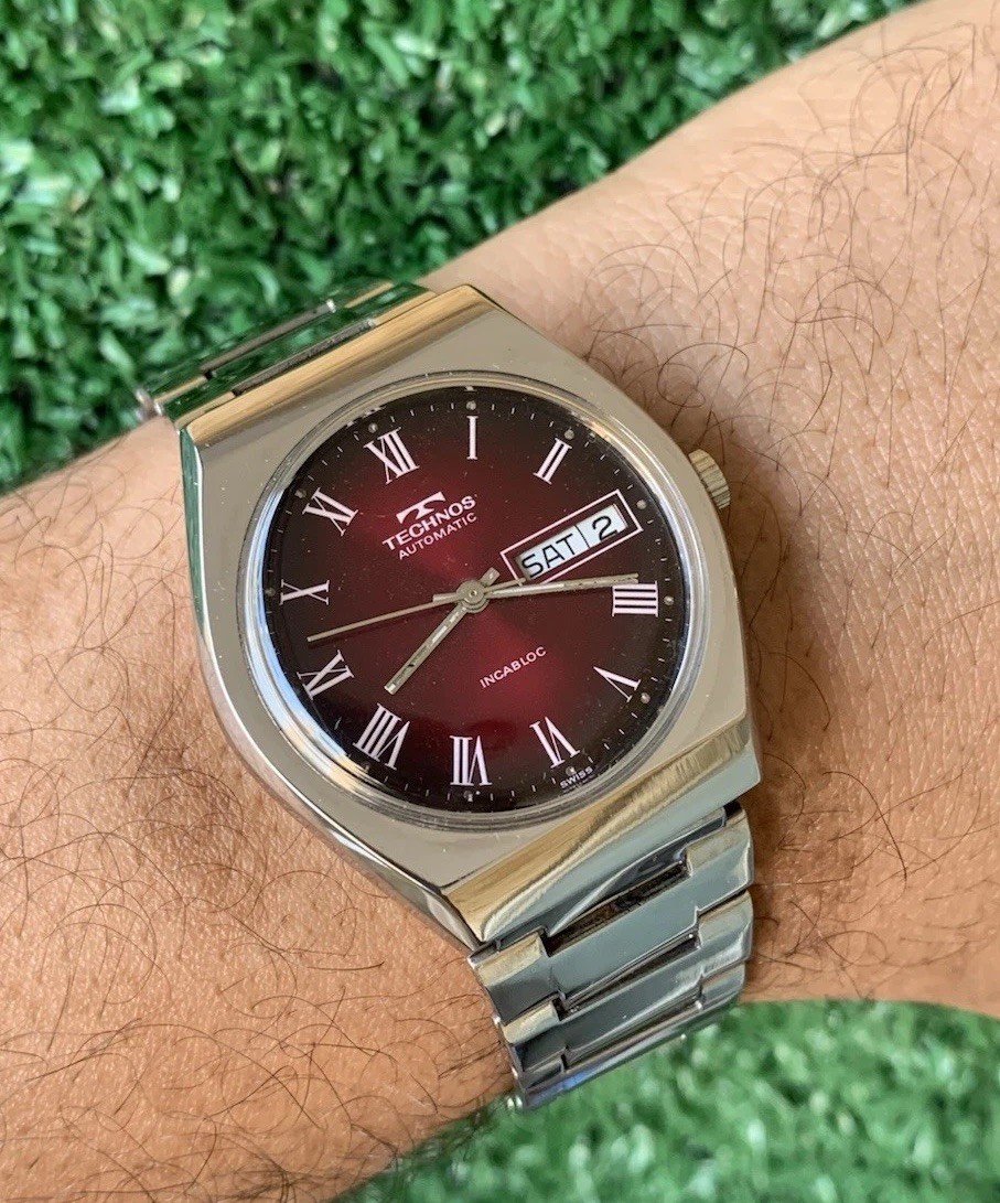 Technos Men’s Automatic Red Dial Stainless Steel Watch 1970s Vintage Swiss Made