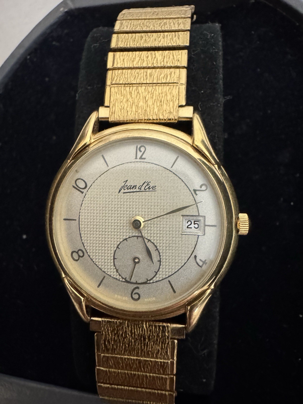 Women’s Jean d’ Eve Quartz Swiss Made Watch 911751 Gold Tone New Battery