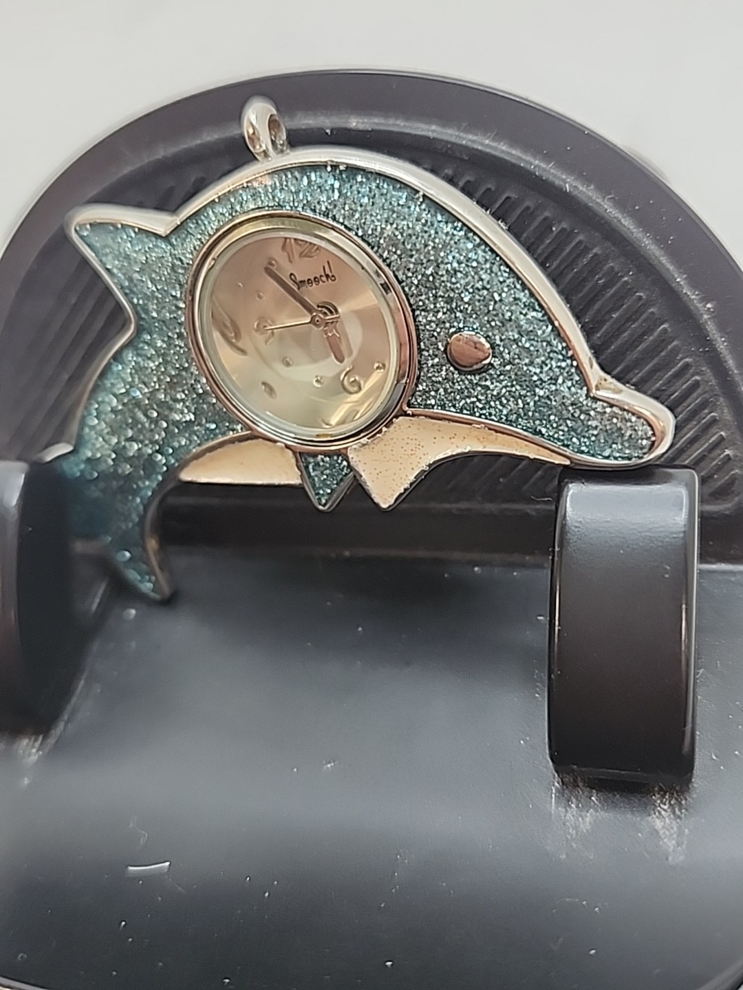 Smooch Dolphin Shape Glitter Blue Quartz Watch Silver Tone Pendant Charm S1