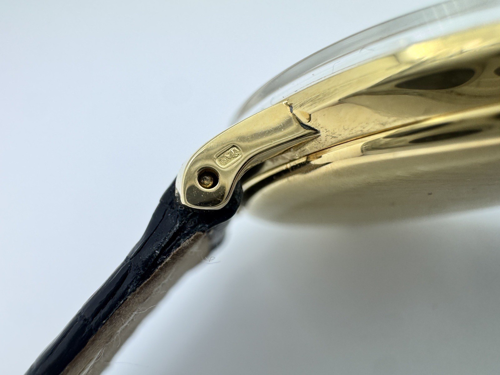 1960s Universal Genève Chronometer Automatic 18K Gold Micro-rotor 218-2