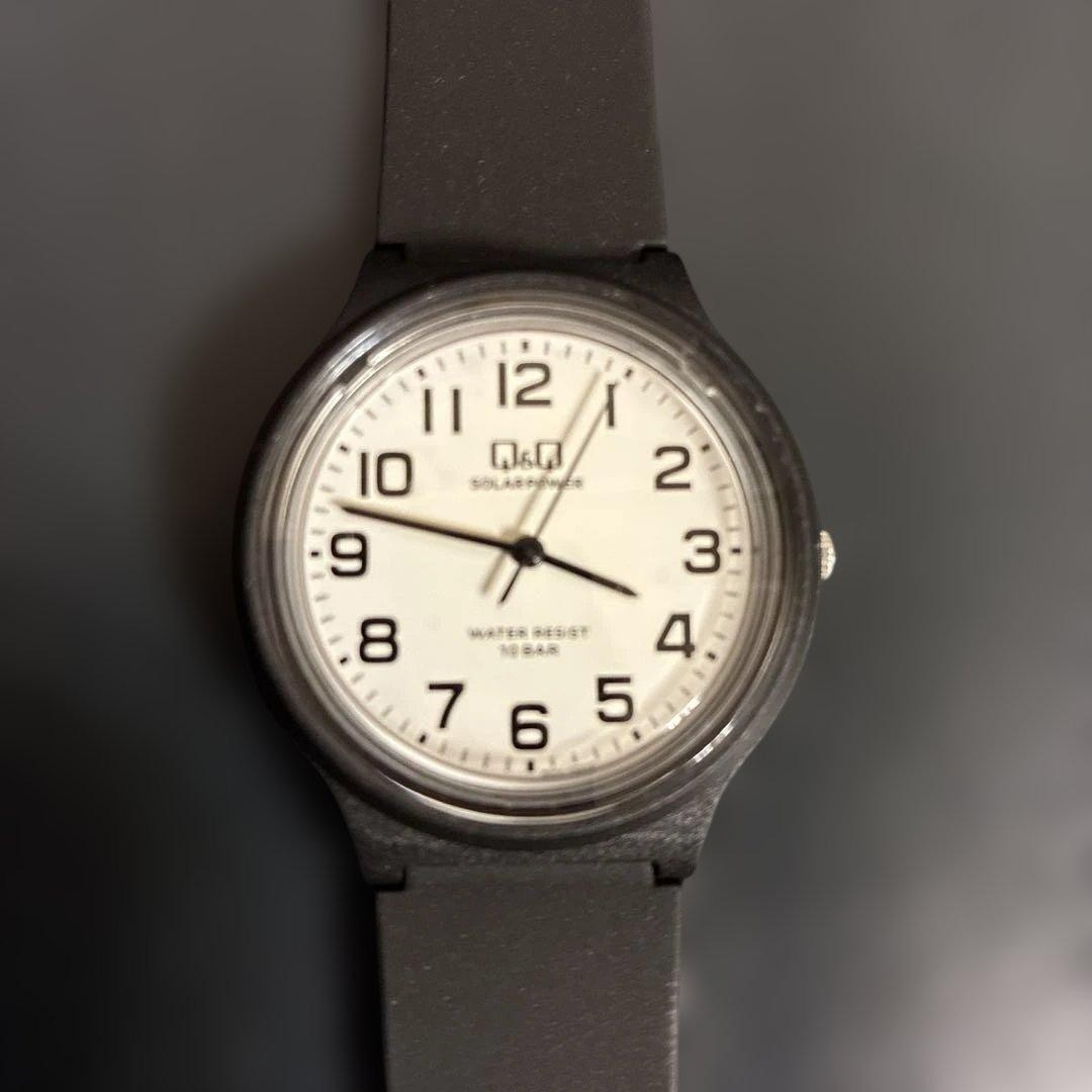 Simple solar-powered wristwatch for exam preparation: Citizen Q&Q