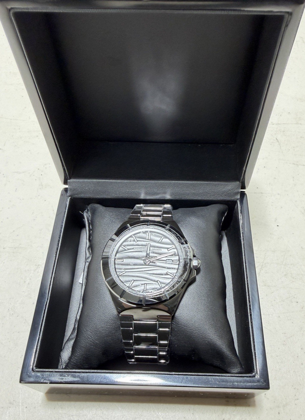 Bernhard H. Mayer Depuis 1871 Women’s and Men’s watch