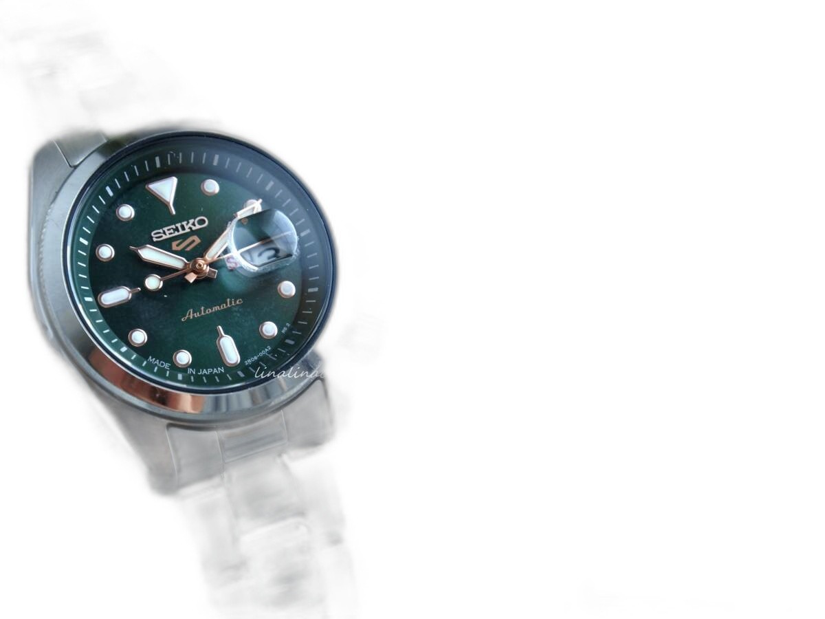 Seiko 5 Sports Automatic Green Dial Women’s Wristwatch Pre-owned – Excellent