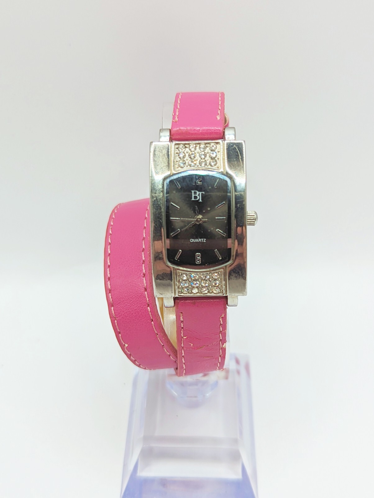 BT Quartz Women’s Pink Wrap Around Strap Leather Wristwatch Keeps Time New Batte
