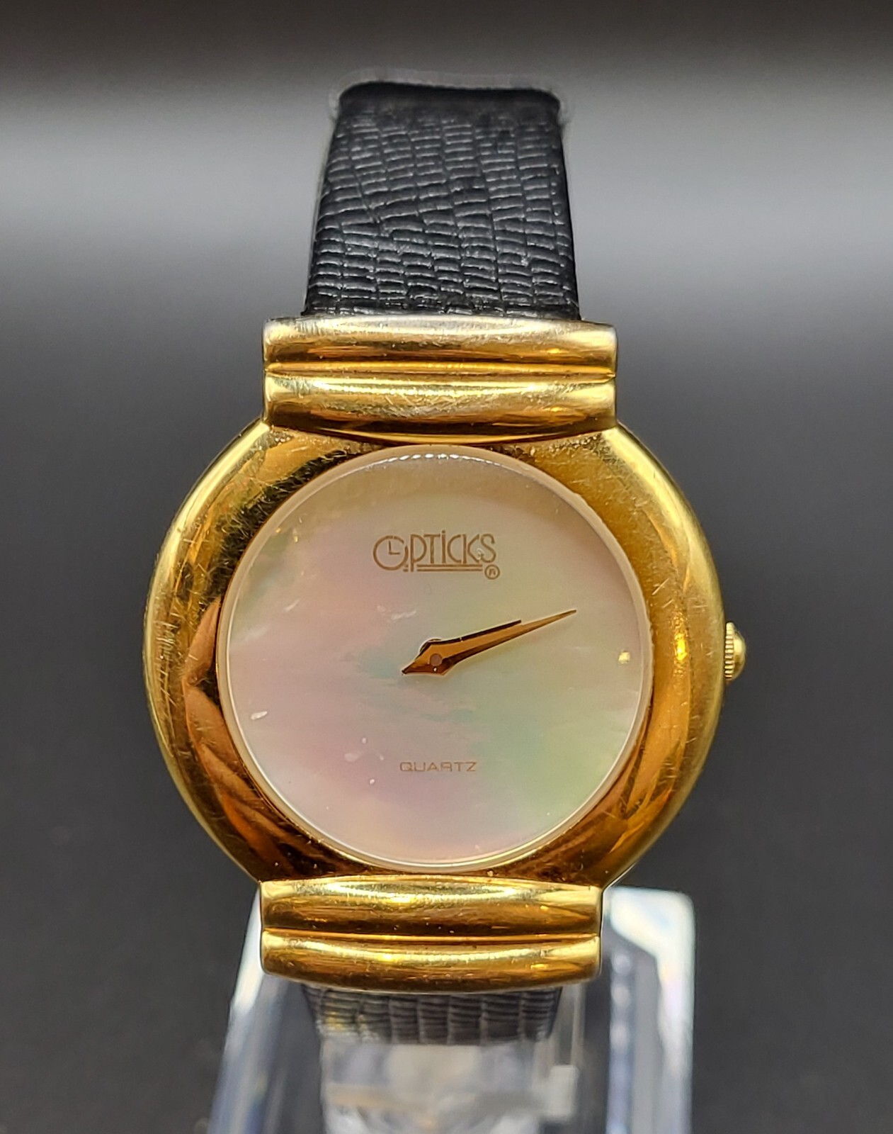 Vintage Optics Celebrity Watch International Ladies Quartz Watch 34 mm Leather