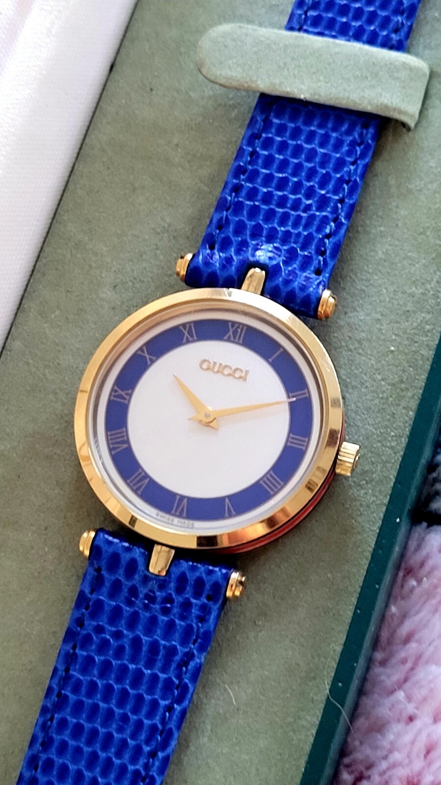 Gucci 2000M,Authentic,Unique,Beautiful,Scratch Free Crystal,One Of A Kind,30 MM.