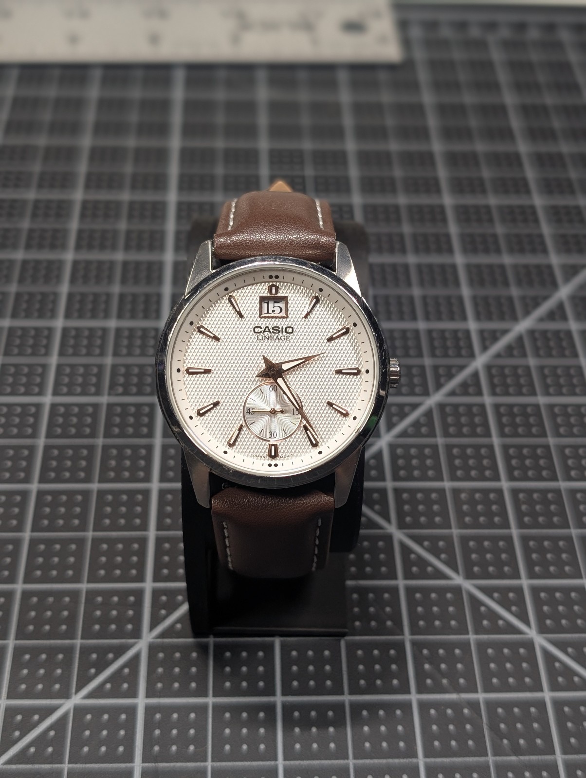 Casio Lineage LIN-201 Analog Stainless Steel Quartz Men’s Watch (Watch Only)