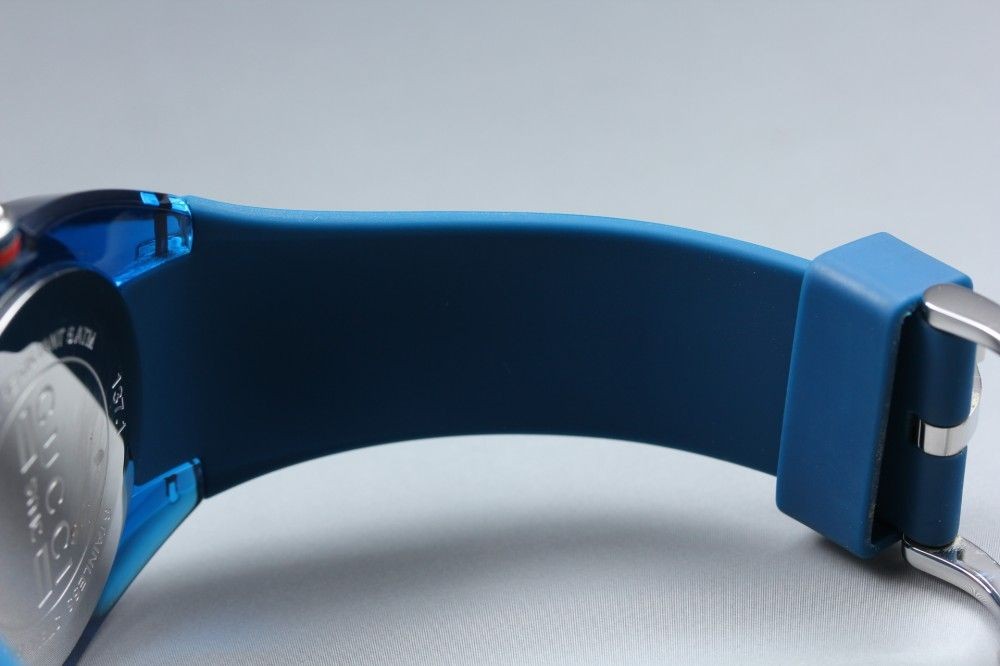 Functional GUCCI Sync YA137104A 137.1 blue date bracelet original box manual qua