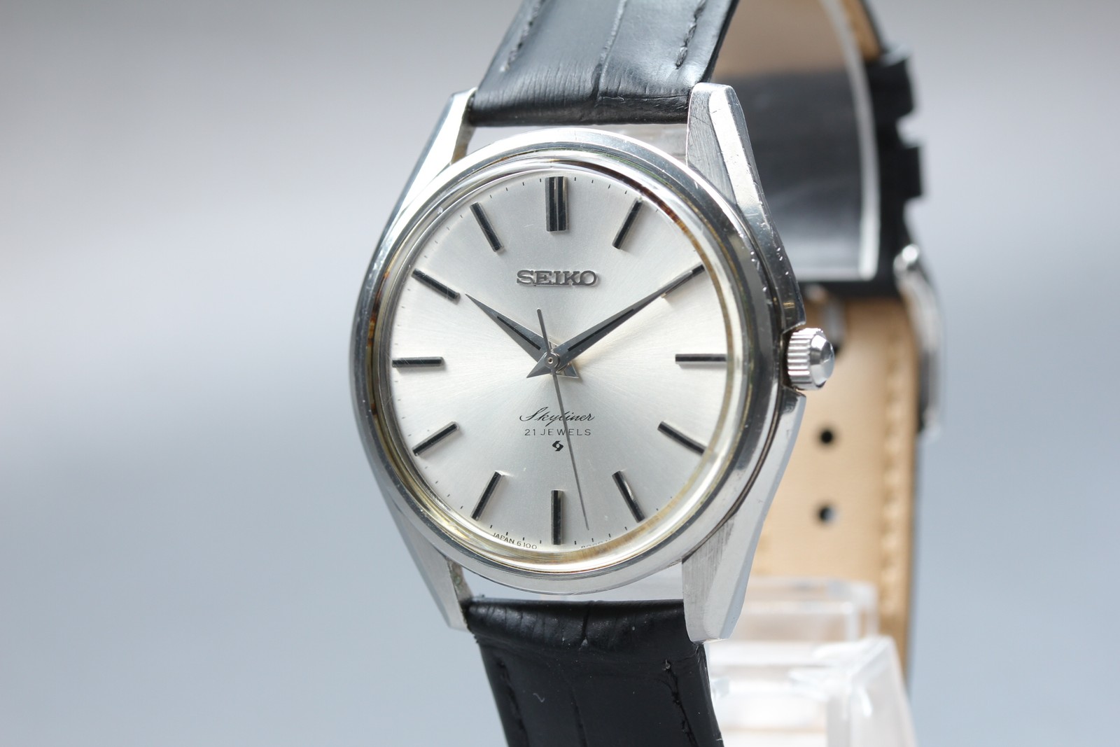 N MINT Vintage 1971 SEIKO Skyliner 6100-8000 36mm Silver 21J Manual Mens Watch