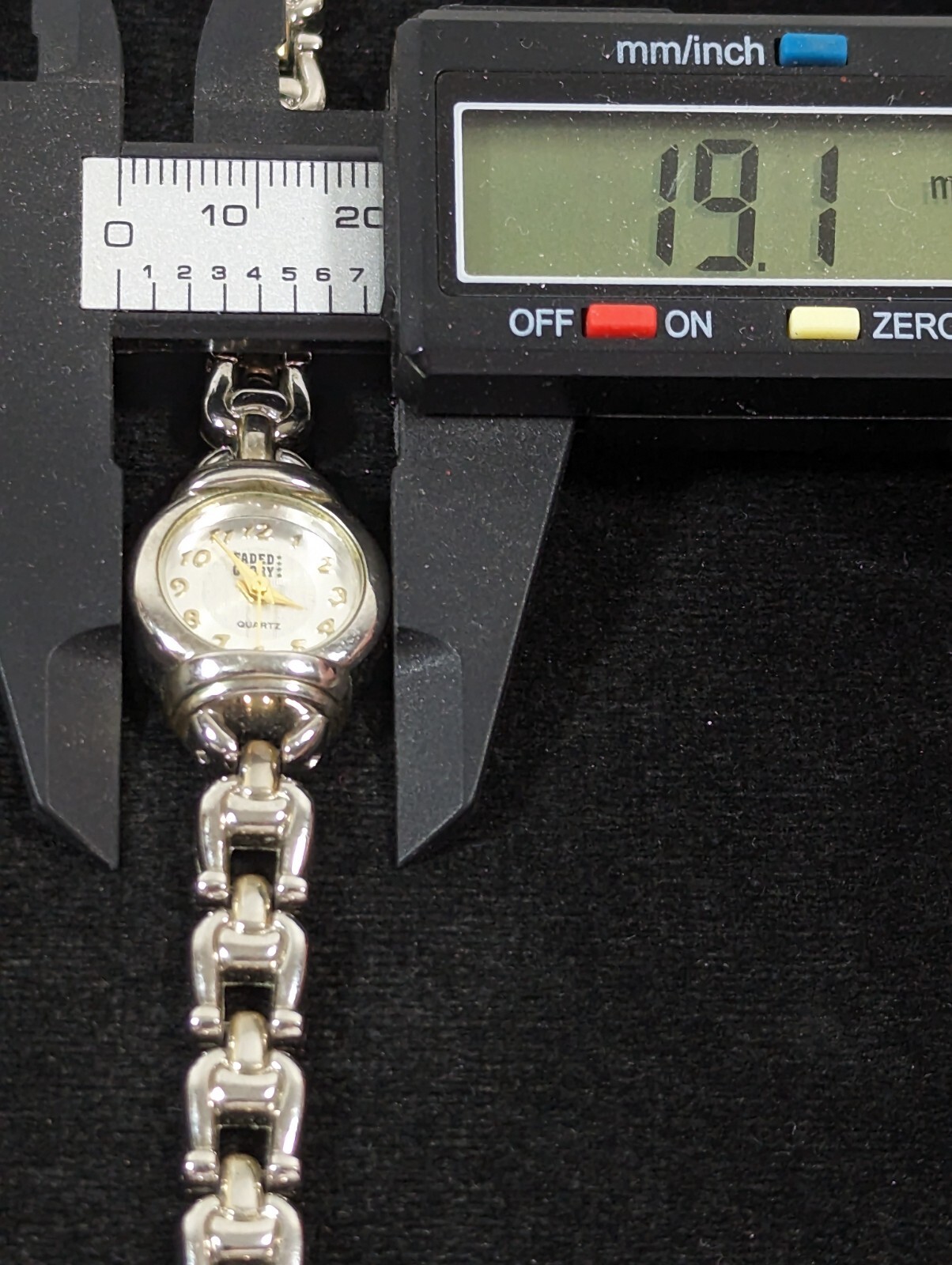Faded Glory Silver Tone Dial Round Case Link Bracelet Band Watch 6.75 Inch