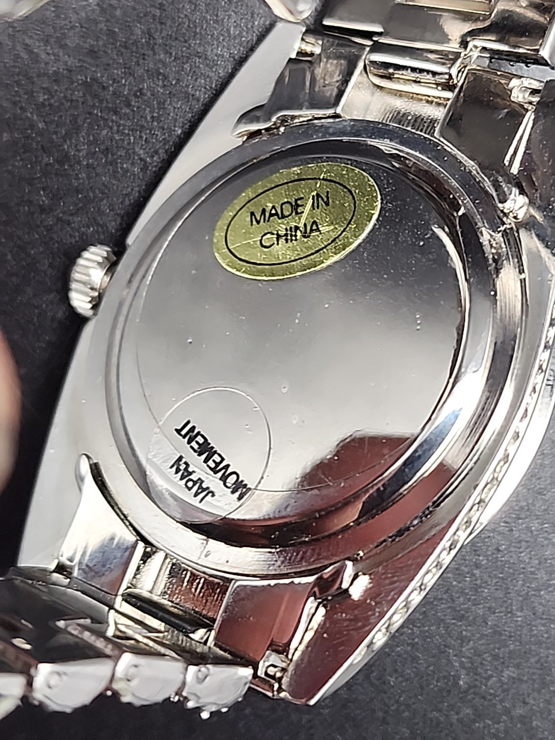 Men’s stone silver finish with date dress up hip hop fashion wrist watch
