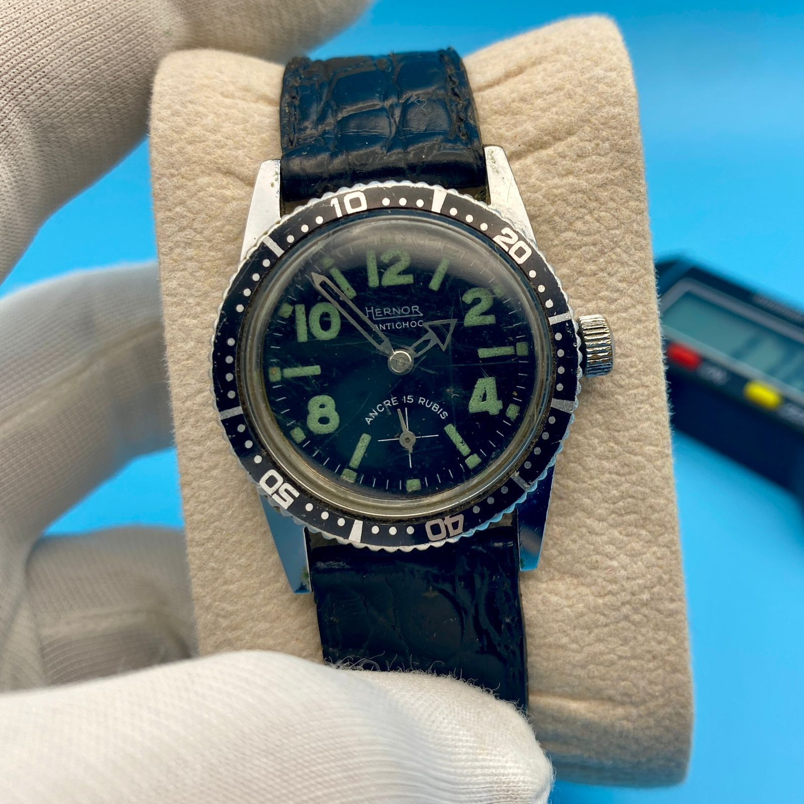 1970s Vintage Skin Diver HERNOR Hand Wind Sub Second Swiss Made Mens Watch 15j