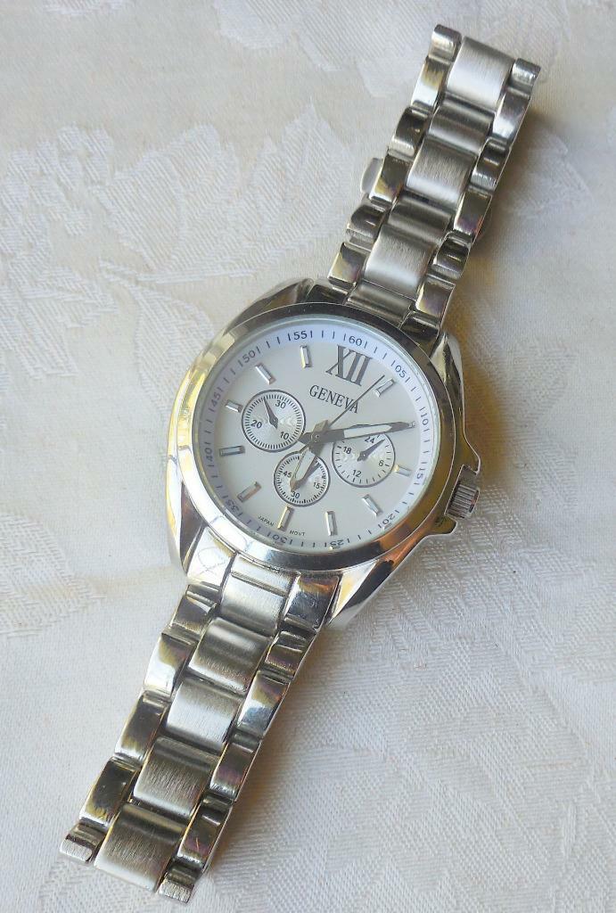 Geneva Mens Watch NEW W/packaging Silver with Roman numeral Japan Movmt 7262