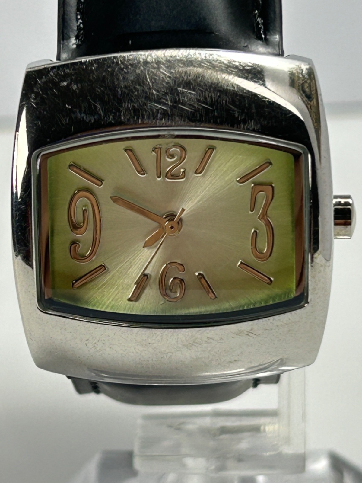 Vintage Unbranded 21459XT Women’s 28.5MM Silver W/Green Dial/Black Leather Strap