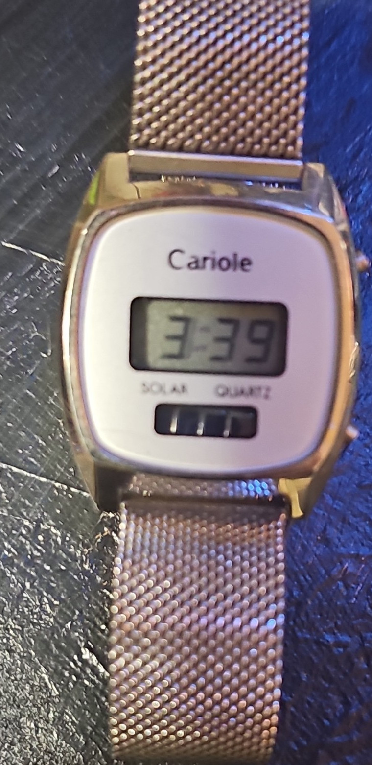 Cariole Solar Powered Quartz Digital Wristwatch Silver Mesh Stainless Steel Band