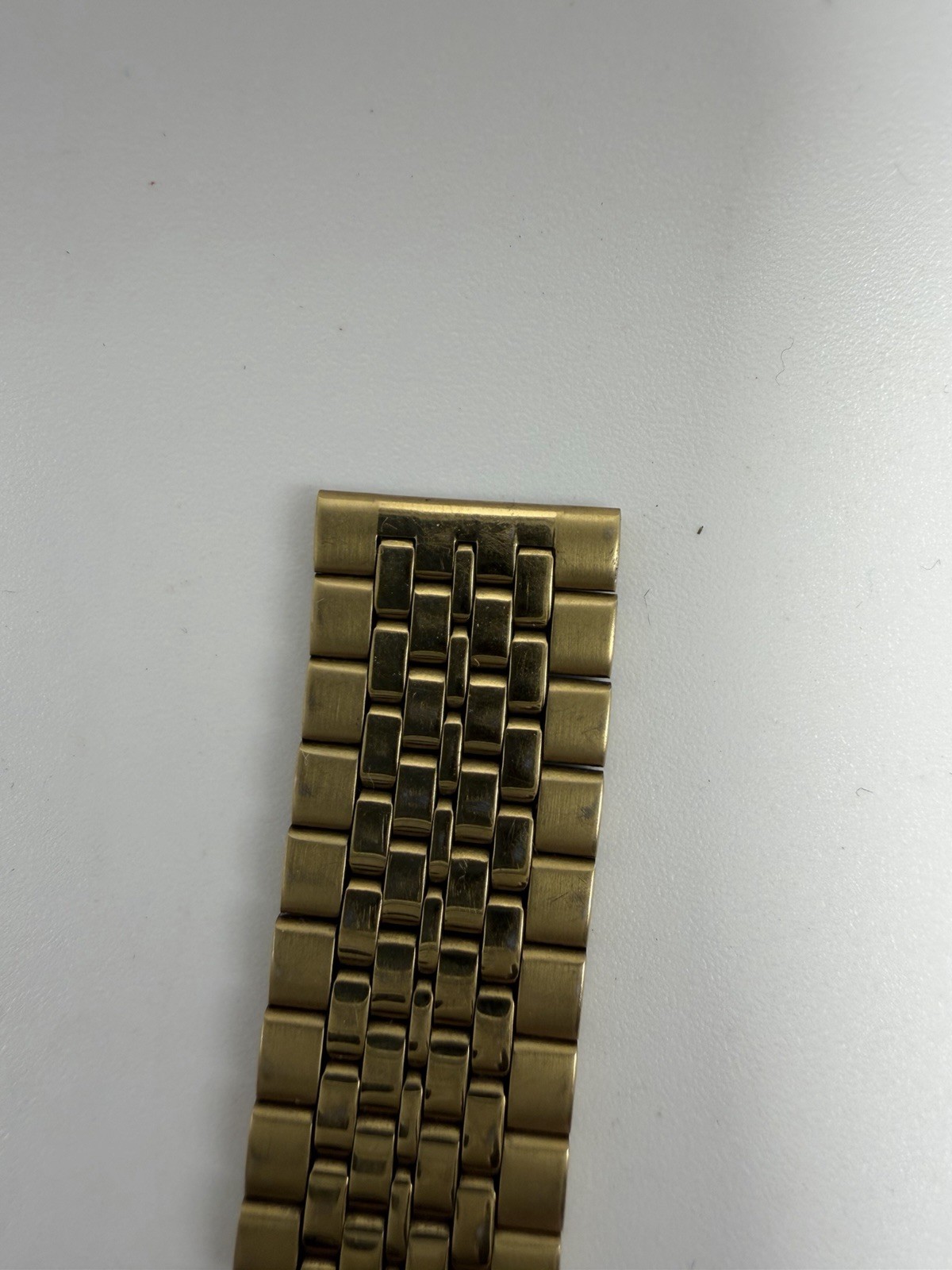 Broken Band Timex x Pacman tw2u32000 New Battery 35MM Digital Gold Tone M555