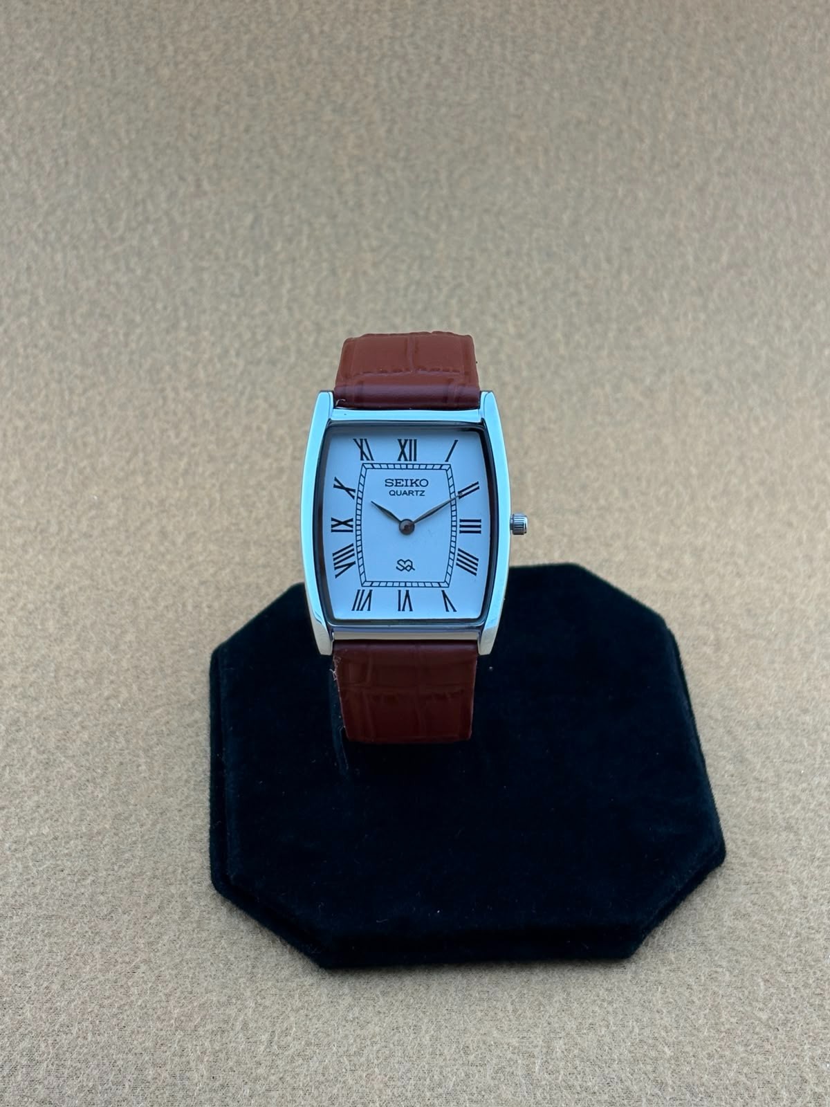 WHITE DIAL Vintage Seiko Slim Tonneau Tank Men’s Wristwatch