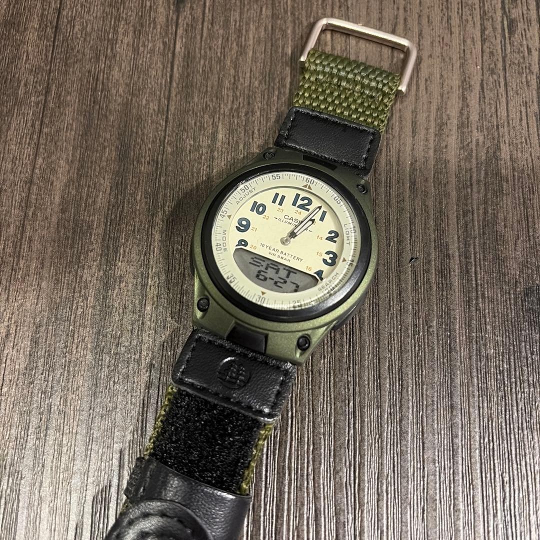Excellent condition CASIO AW-80 2747 green digital-analog watch.