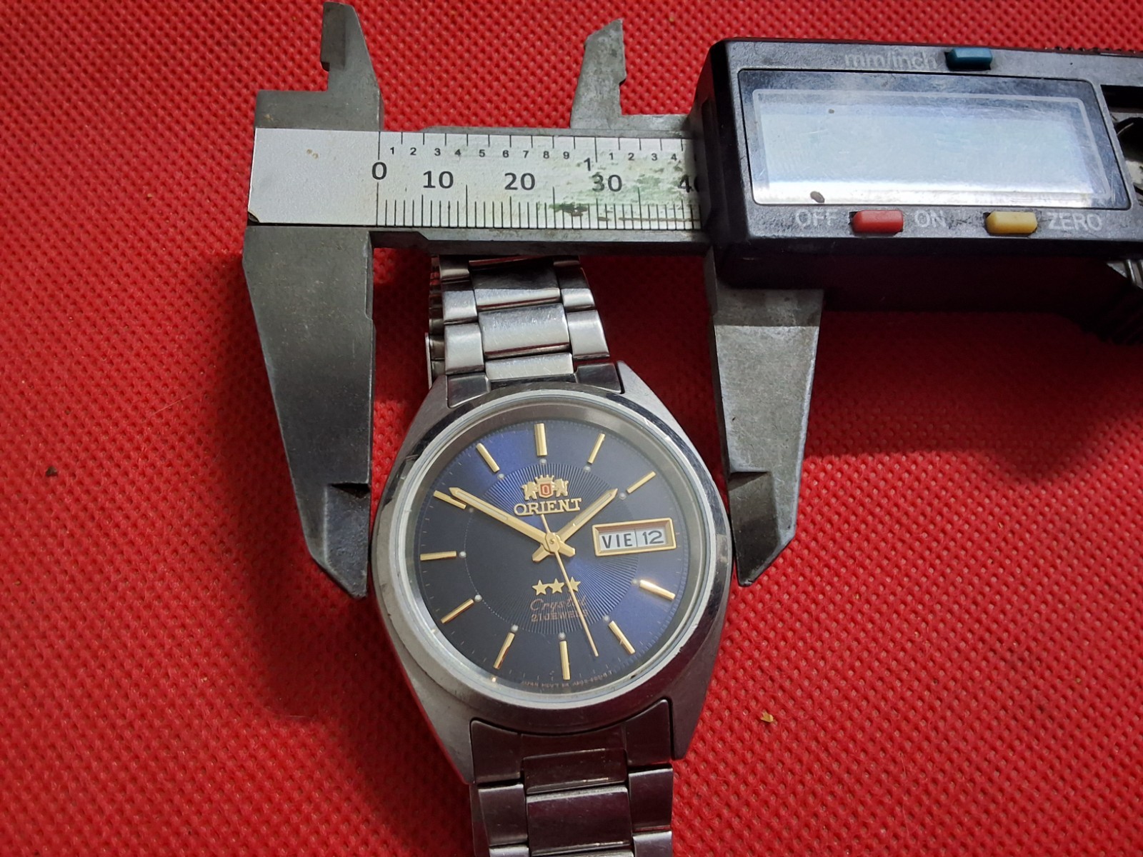 Vintage Orient Crystal Automatic Three Star 21 Jewels Wrist Watch Japan Made.