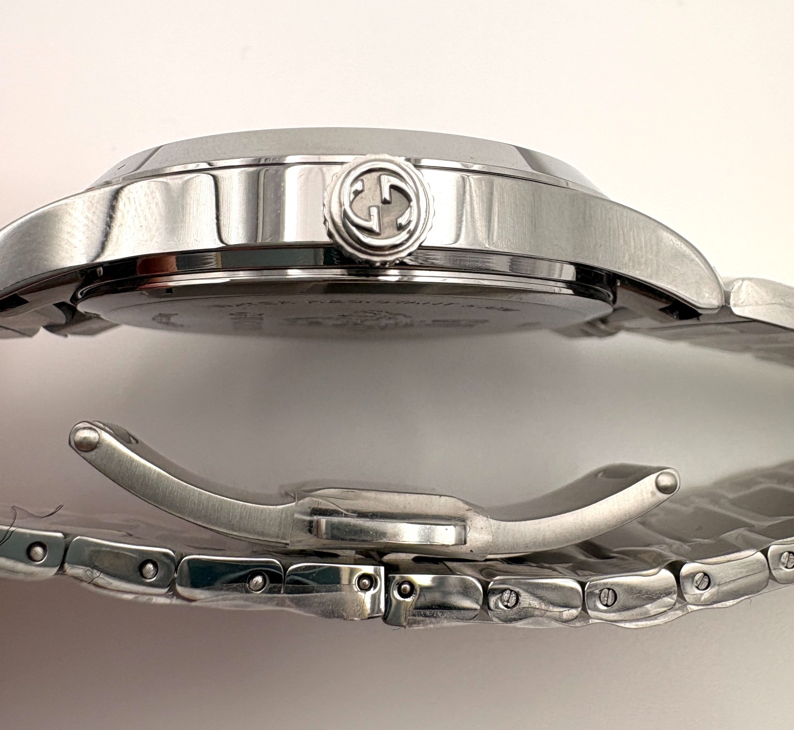GUCCI G Timeless Silver Dial Two Tone 27mm Quartz Watch YA126599