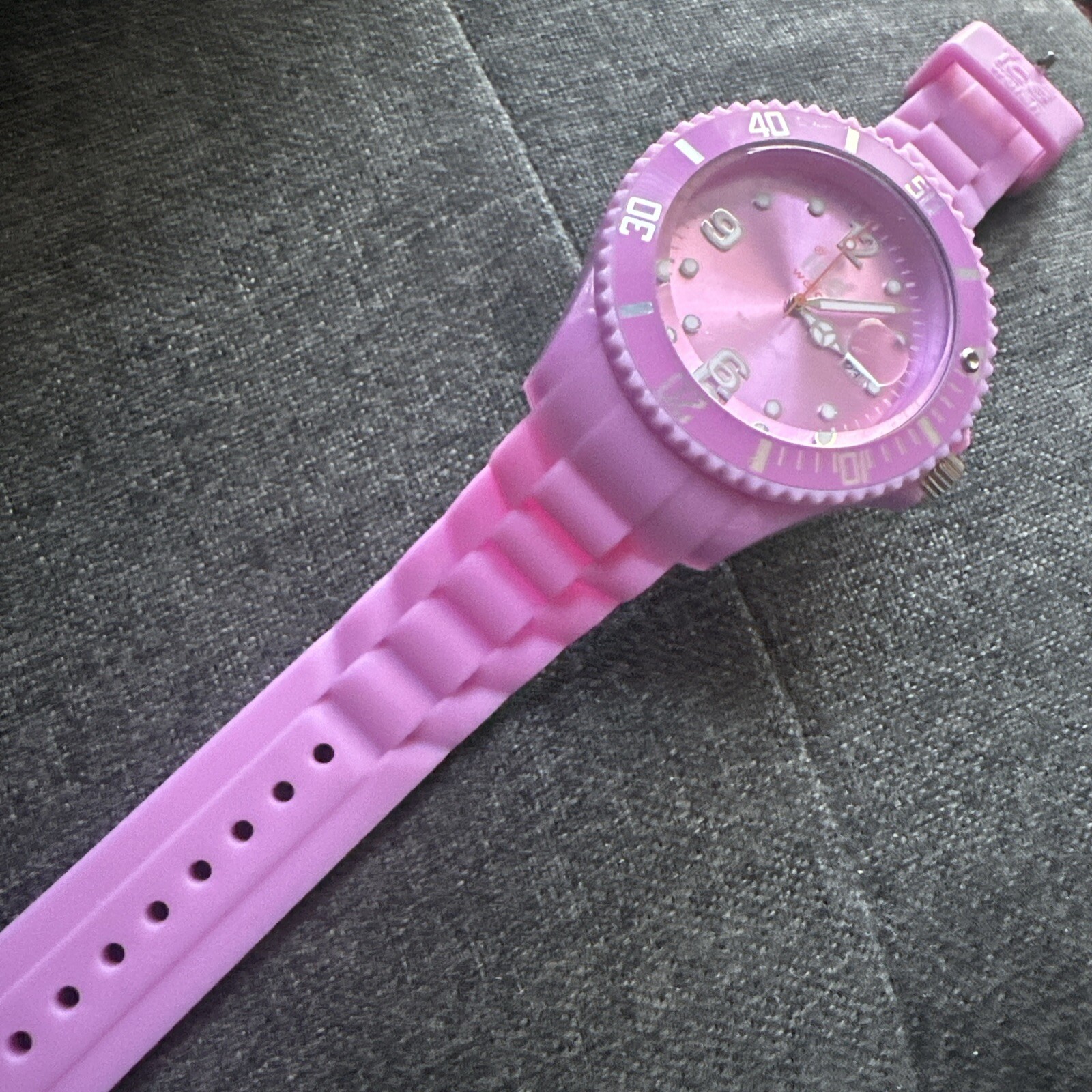 Running Ice Watch 44mm Classic Light Purple Plastic Resin Quartz Watch Big Dial