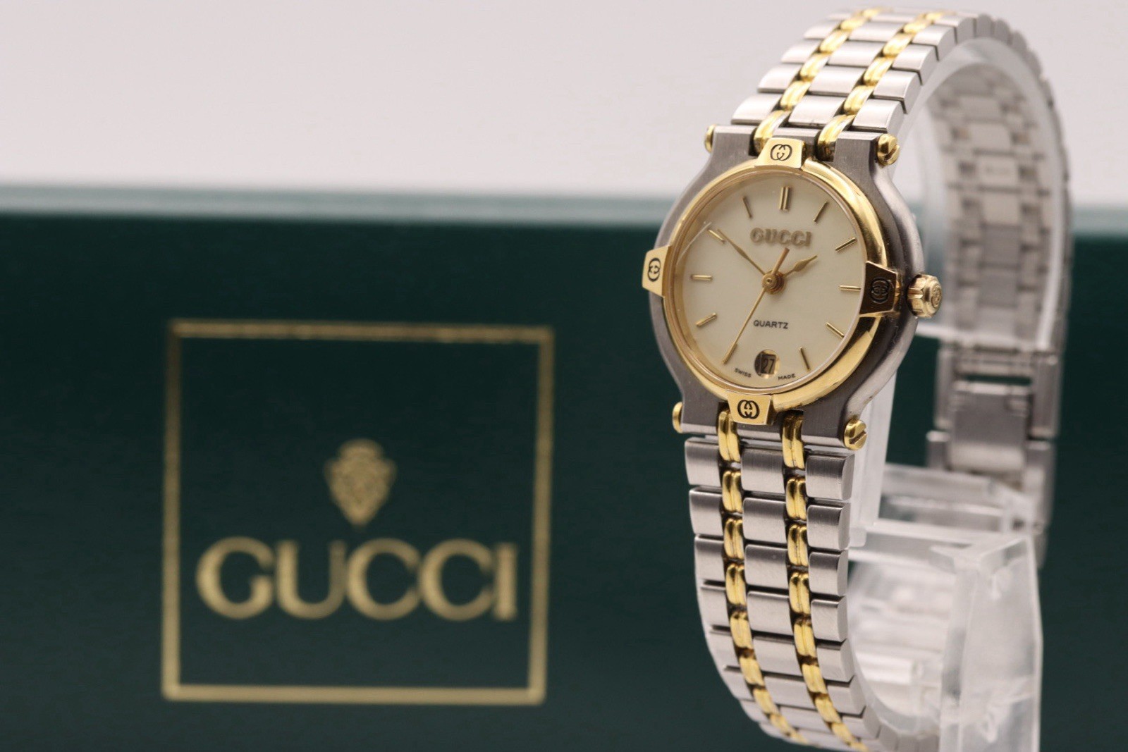 [Near MInt/Case] Gucci 9000L Two Tone White Dial Quartz Women’s Watch From Japan